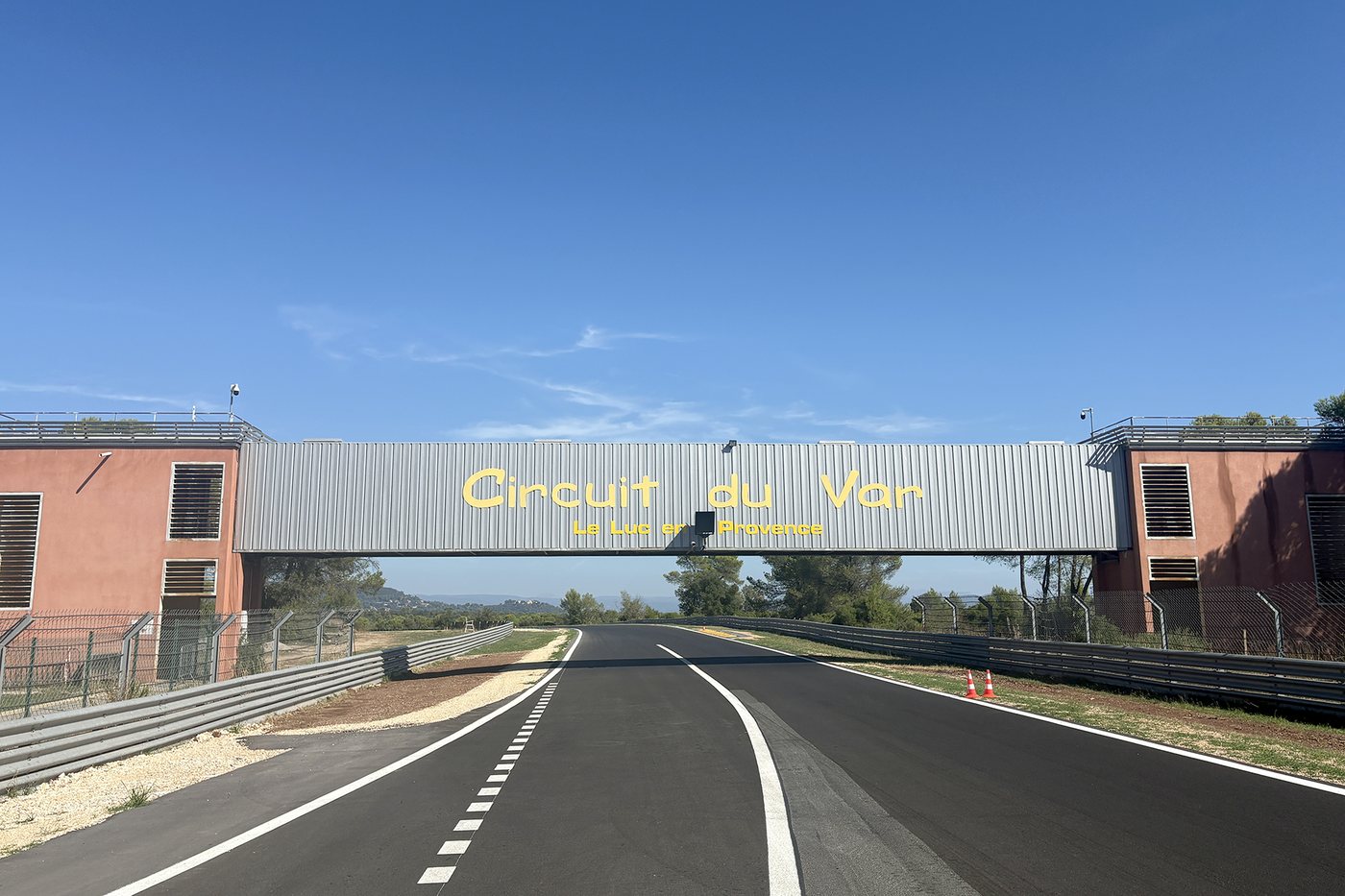 Entrée du Circuit du Var